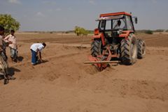 Water Management By  AquaFeed To hold water and Nutrients in Loose Sandy  Soils
